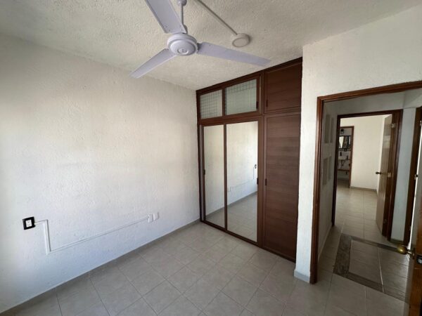 VENTA de CASA Ubicada en Acapatzingo a un lado de segunda puerta afuera de Tabachines - Image 15