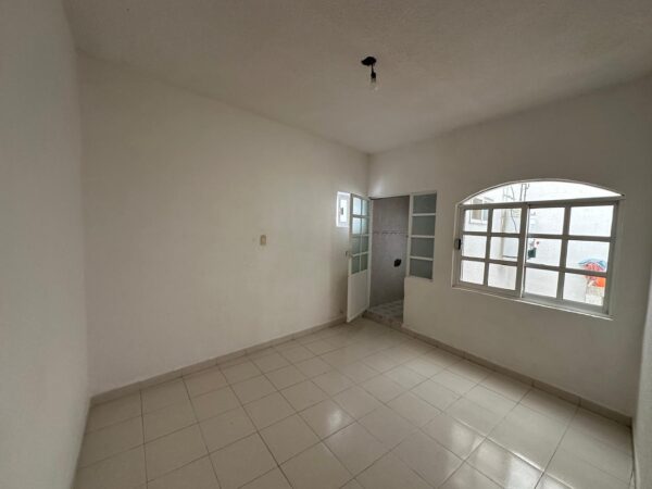 HERMOSA CASA SOLA DE 1 NIVEL A 5 MINUTOS DE PLAZA FORUM - Image 12