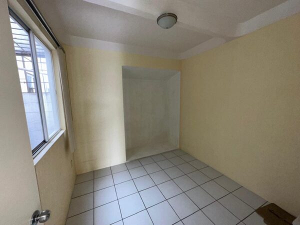 Bonita Casa en Fraccionamiento Valle Esmeralda en Emiliano Zapata - Image 11